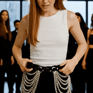 Body Chain "Midnight Flow": Desata tu Lado Más Intenso. El Accesorio que Domina y Captura Miradas.